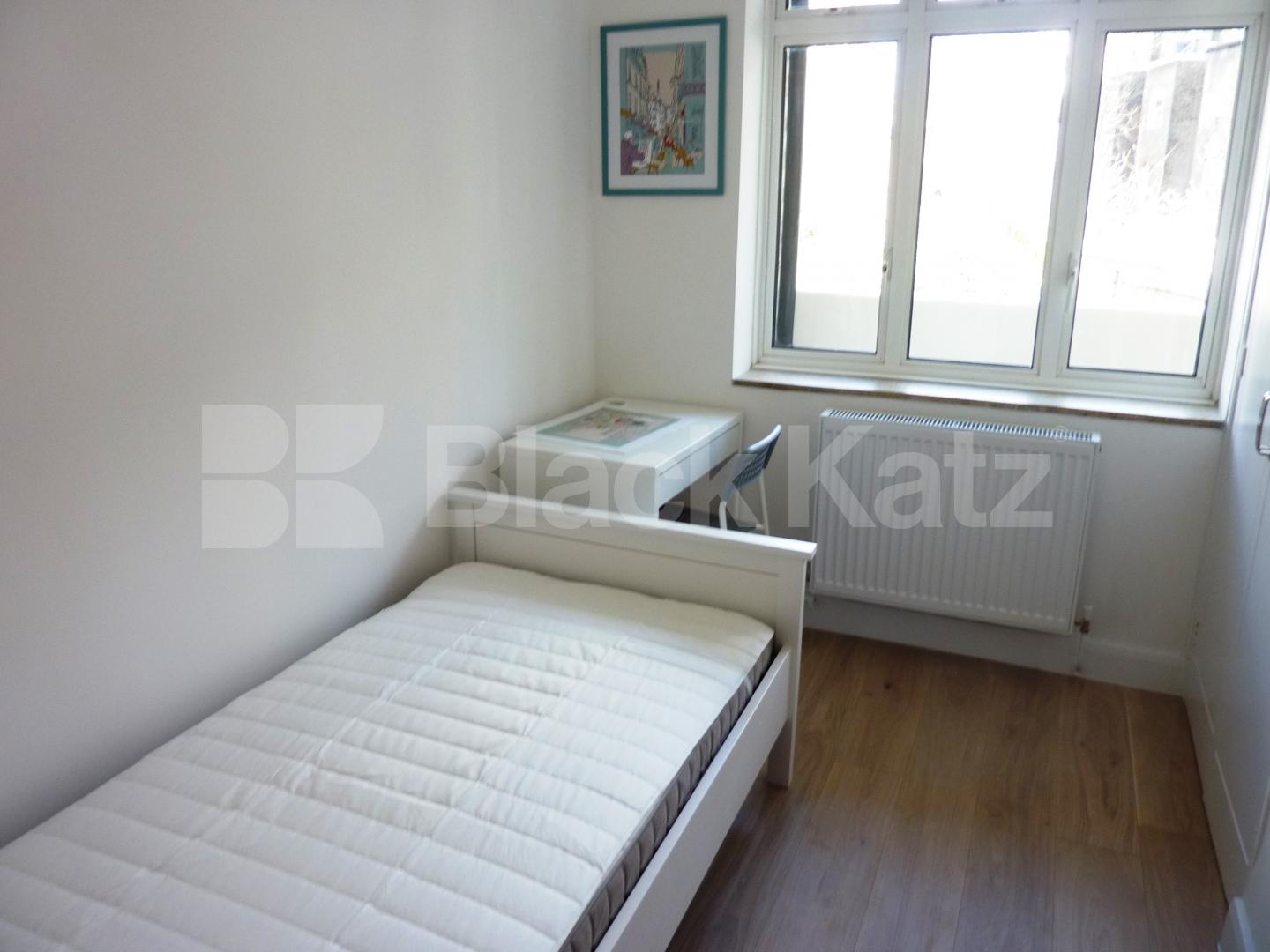 			 NEWLY REFURBISHED 3 BED GOOD FOR 4 SHARERS & AVAIL NOW!, 4 Bedroom, 1 bath, 1 reception Flat			 Hurdwick Place, CAMDEN/MORNINGTON CRESCENT